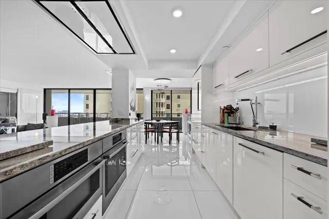 Singer Island Unit 10C photo 7