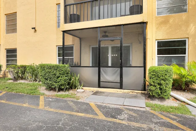 Unit 1140 photo 2