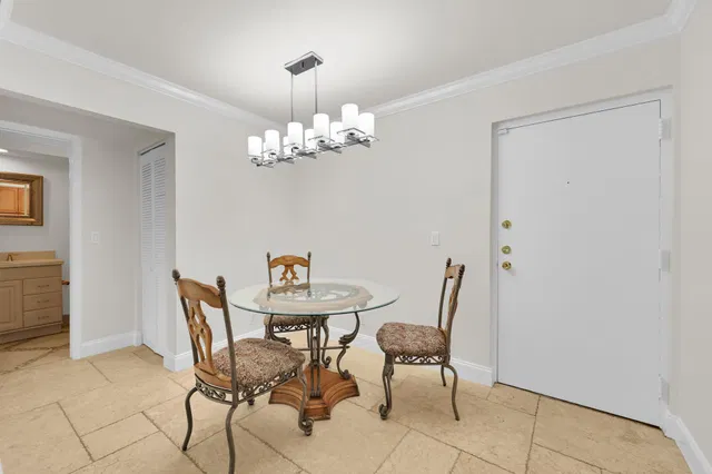 Unit 1140 photo 6