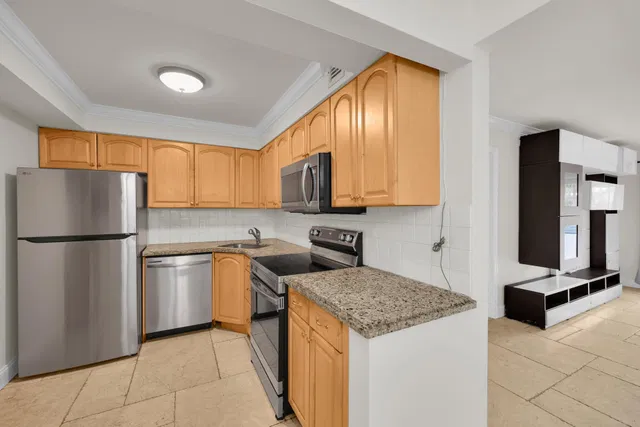 Unit 1140 photo 8