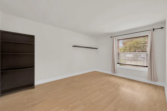 Unit 1140 photo 14