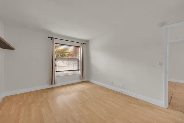 Unit 1140 photo 15