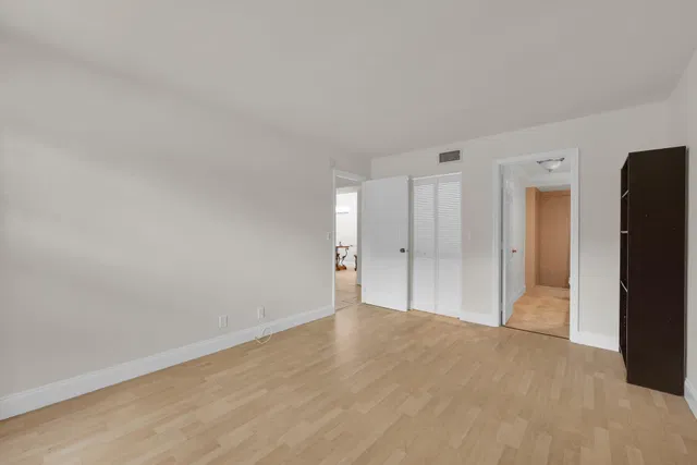 Unit 1140 photo 17