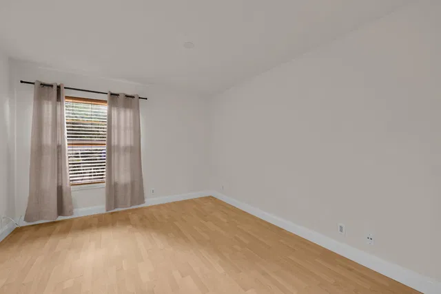 Unit 1140 photo 19