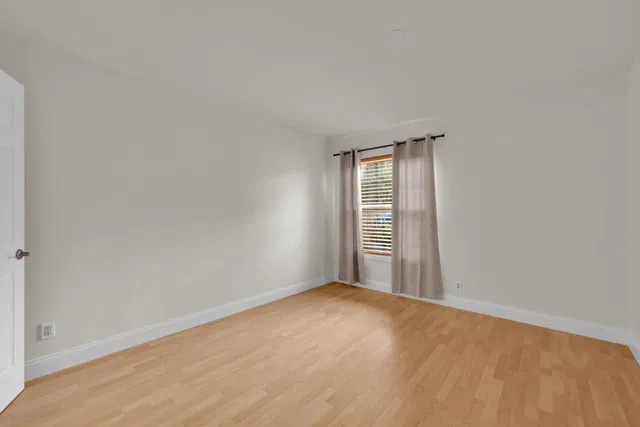 Unit 1140 photo 20