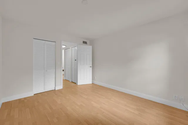 Unit 1140 photo 22