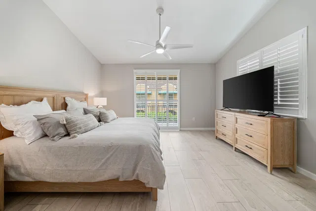 Unit 106 photo 22