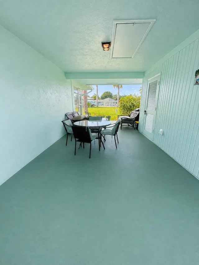 Residence photo 3