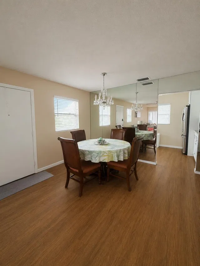 Residence photo 4