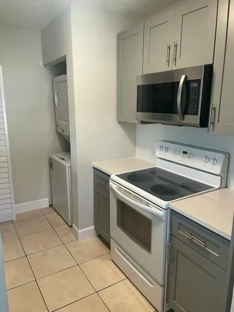  Unit 102 photo 4