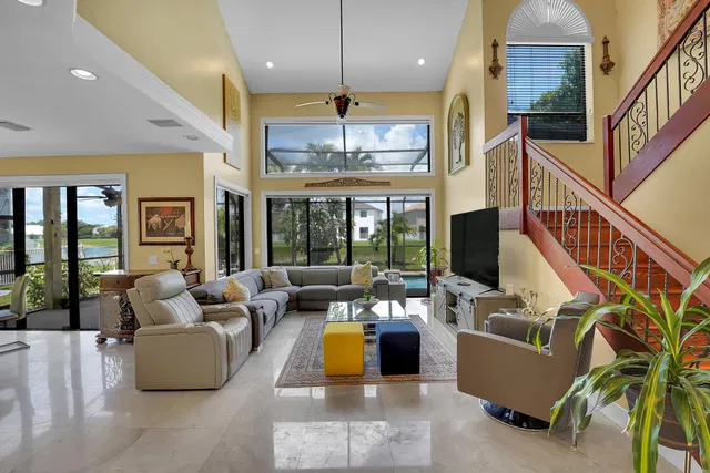Residence photo 3
