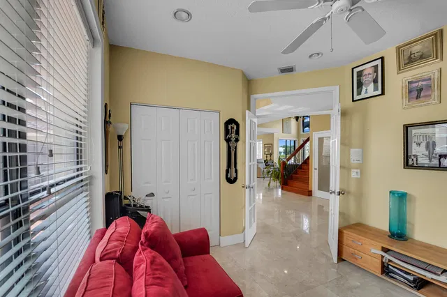 Residence photo 19