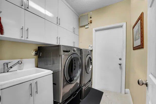 Residence photo 20