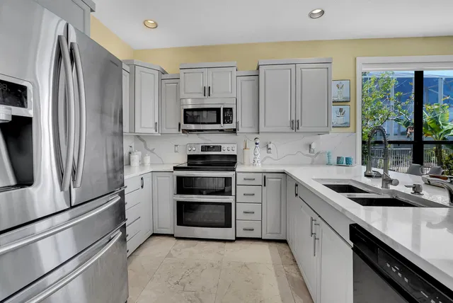 Residence photo 32
