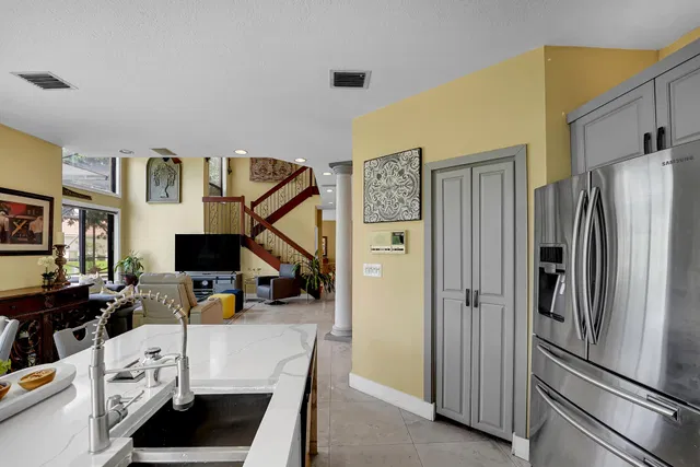 Residence photo 36