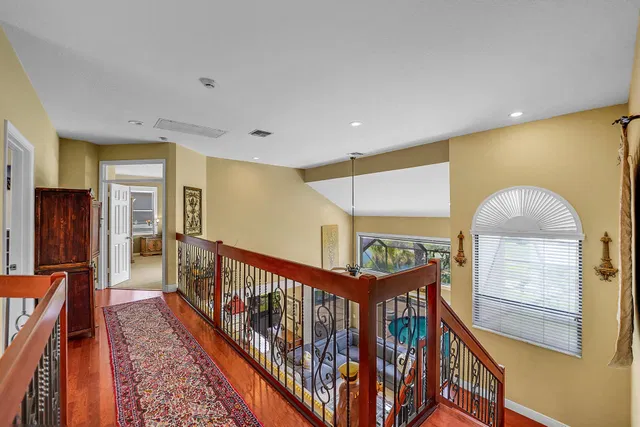 Residence photo 54