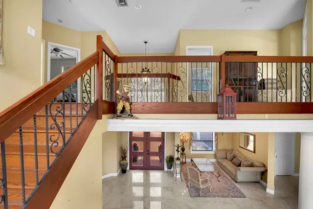 Residence photo 74