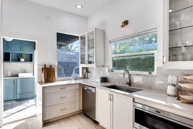 West Palm Beach Residence photo 12