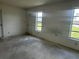 Unit D photo 23