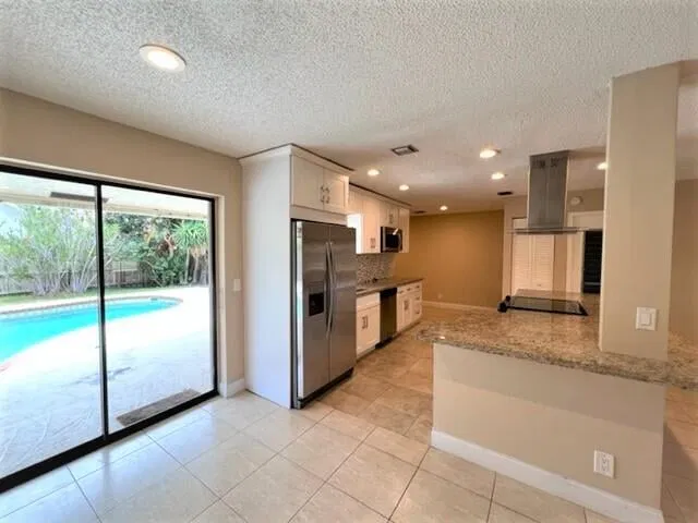  Residence photo 5