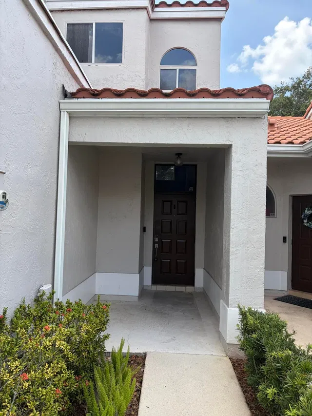  Residence photo 4