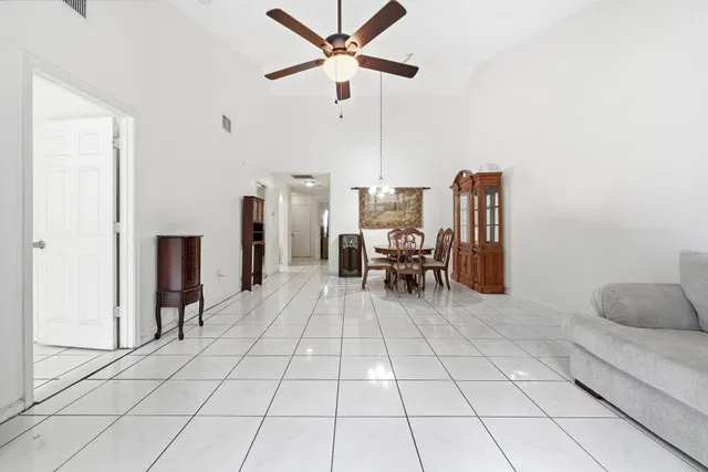  Residence photo 6