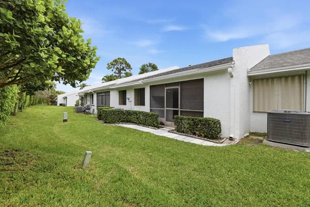  Residence photo 18