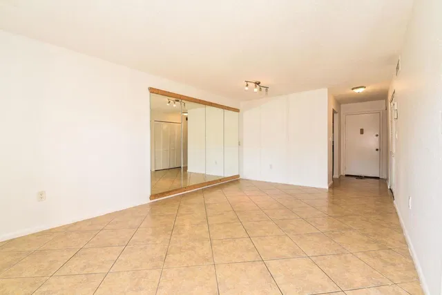  Unit 103 photo 6