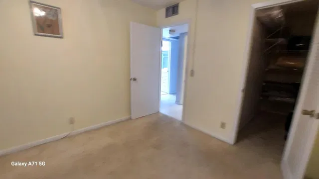Residence photo 16