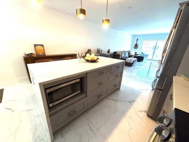Unit 206 photo 6