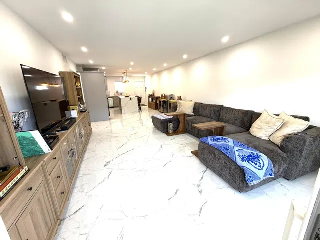 Unit 206 photo 8