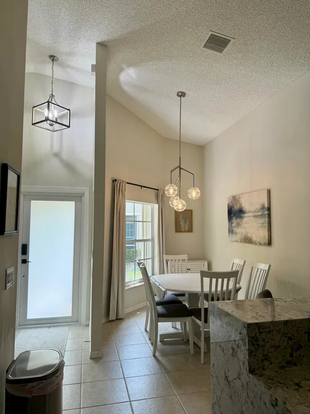 Residence photo 10