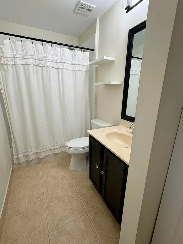 Residence photo 16