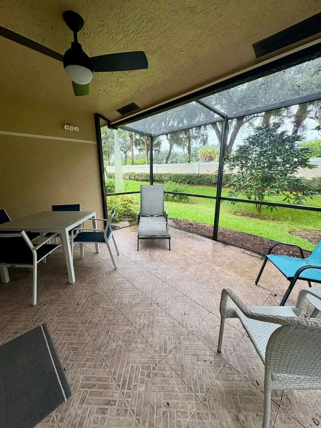 Residence photo 17