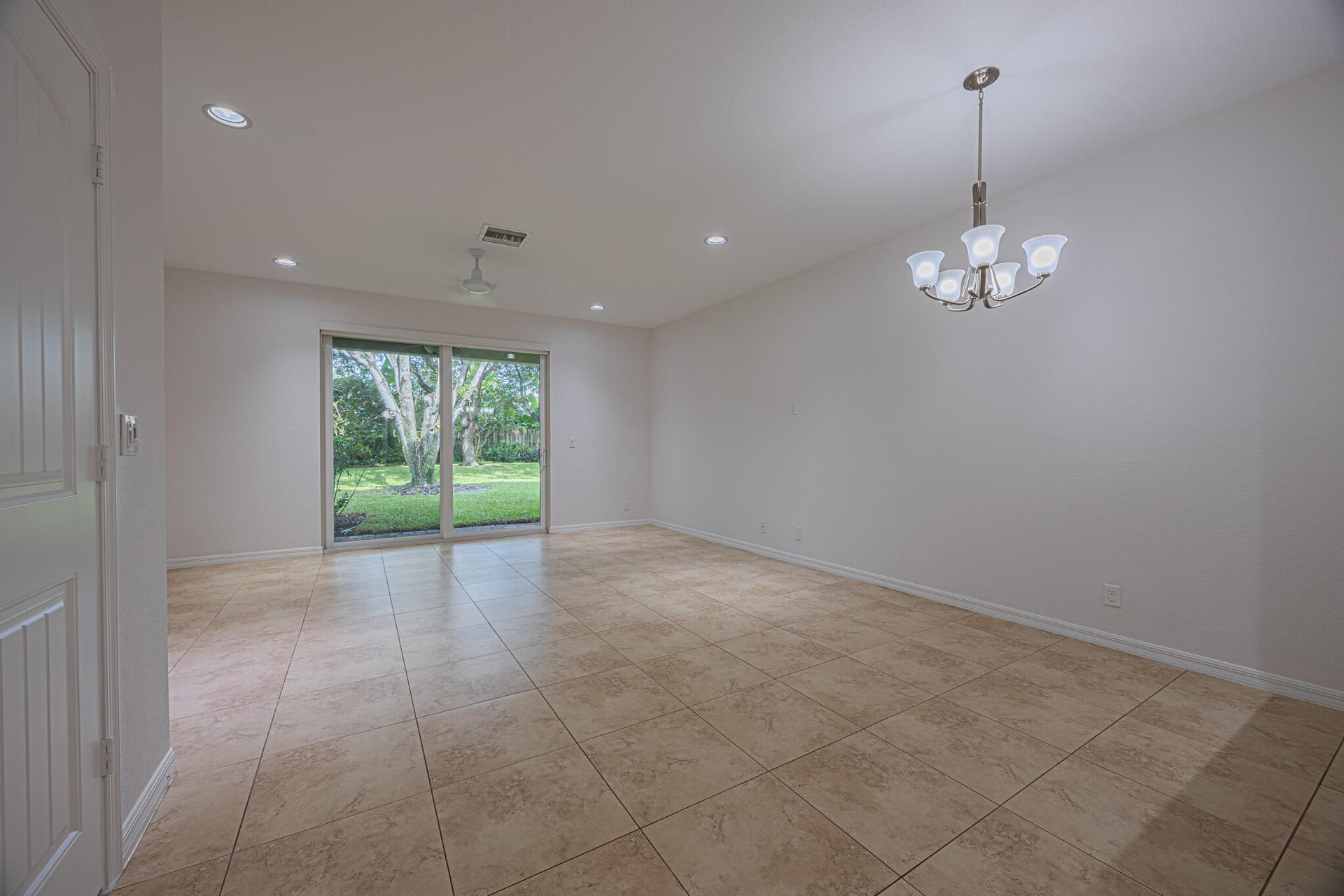 Residence photo 8