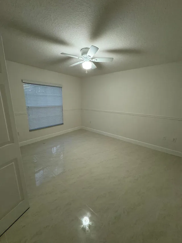 Residence photo 9