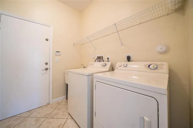 Residence photo 17
