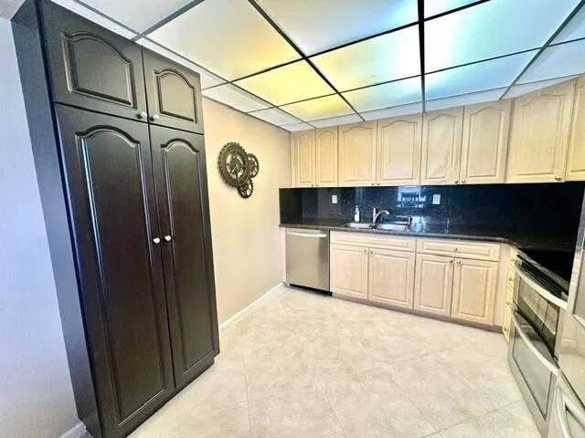  Residence photo 4