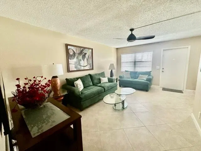  Residence photo 7
