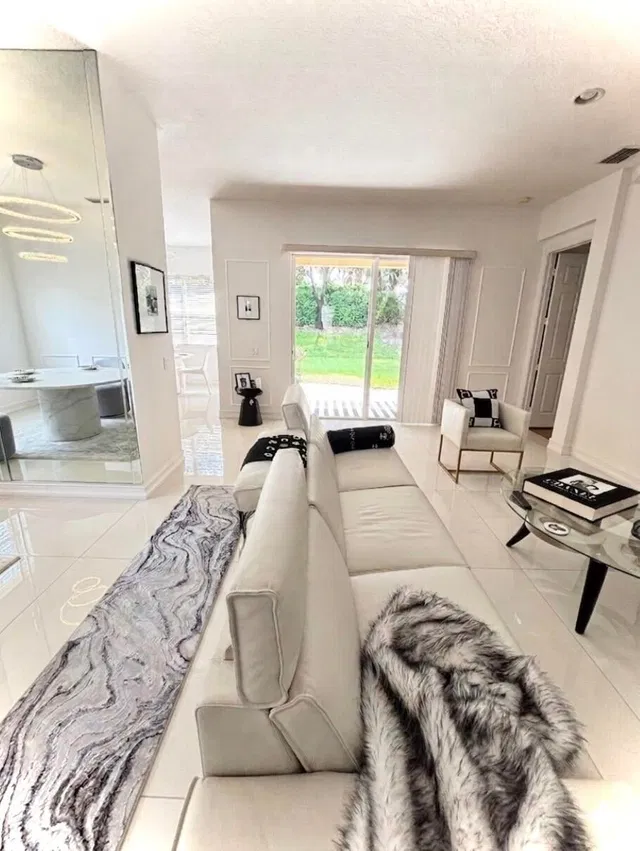Residence photo 23