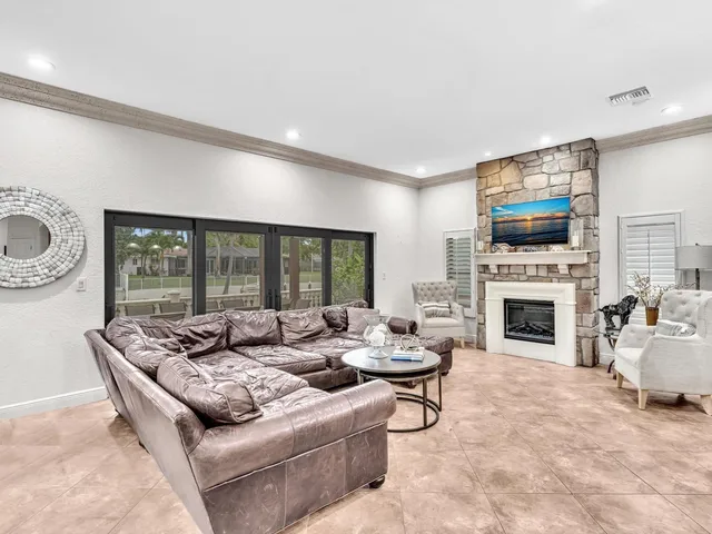 Residence photo 17