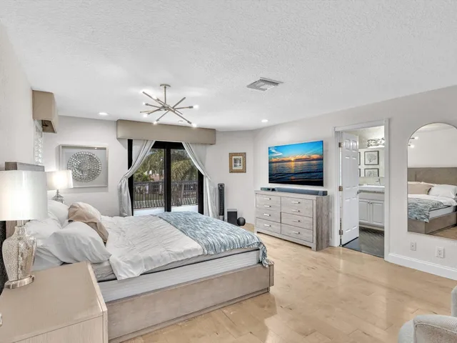 Residence photo 48