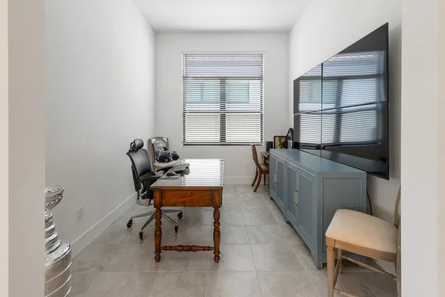 Residence photo 16
