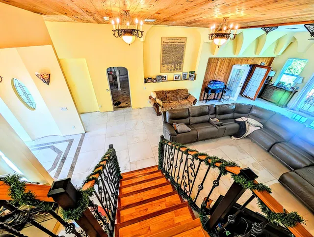  Residence photo 6
