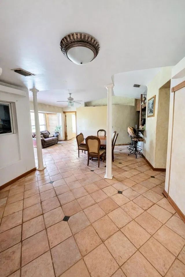  Residence photo 18