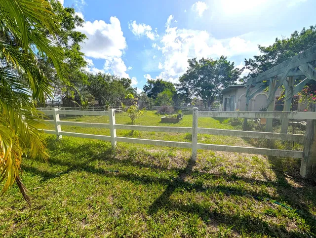  Residence photo 23