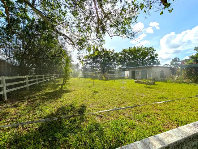  Residence photo 24