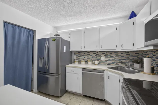 Unit C-1 photo 22