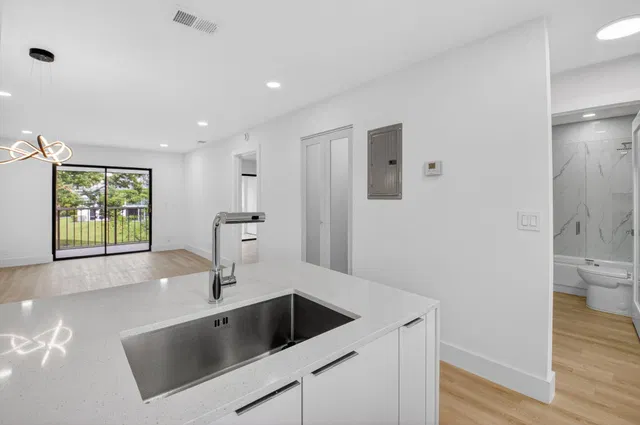 Unit 502 photo 2