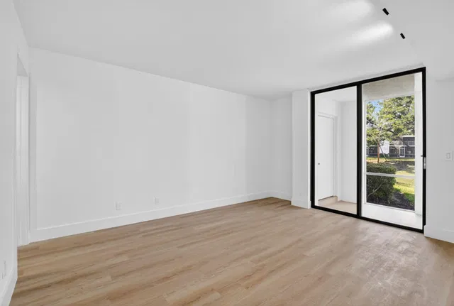 Unit 502 photo 6